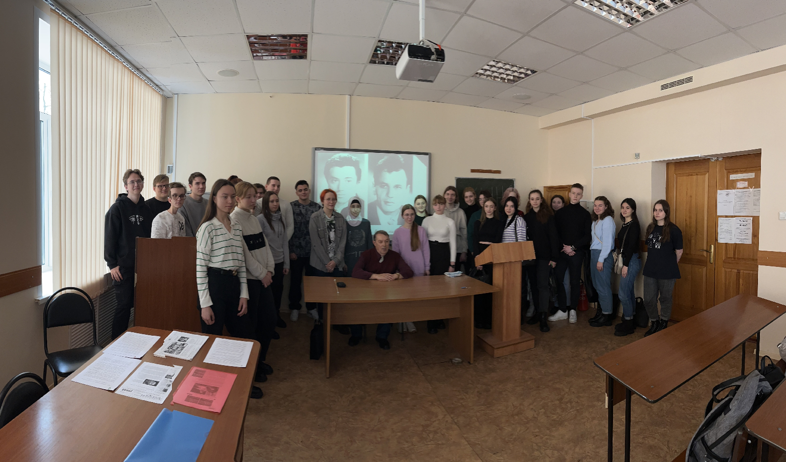 Студенты-первокурсники профиля «Информатика» встретились с лектором-кинопублицистом В.Н. Миляевым